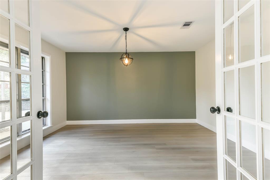 8102 Dellanera Drive, Hitchcock, Texas image 13