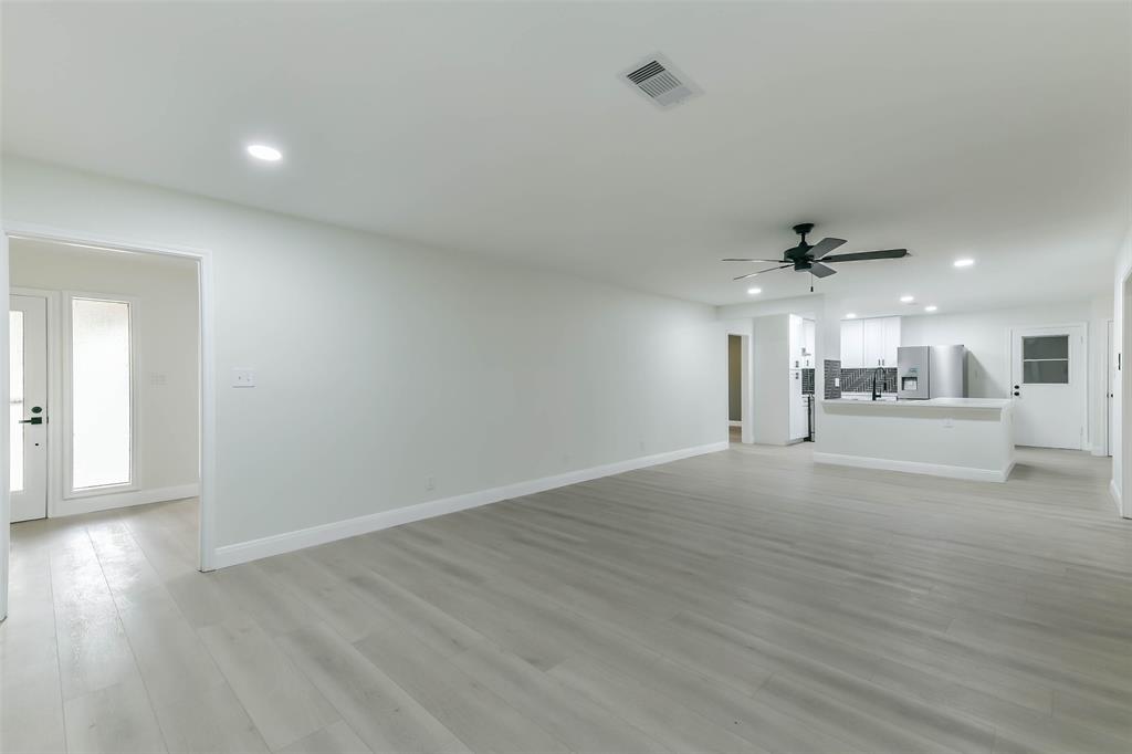 8102 Dellanera Drive, Hitchcock, Texas image 16