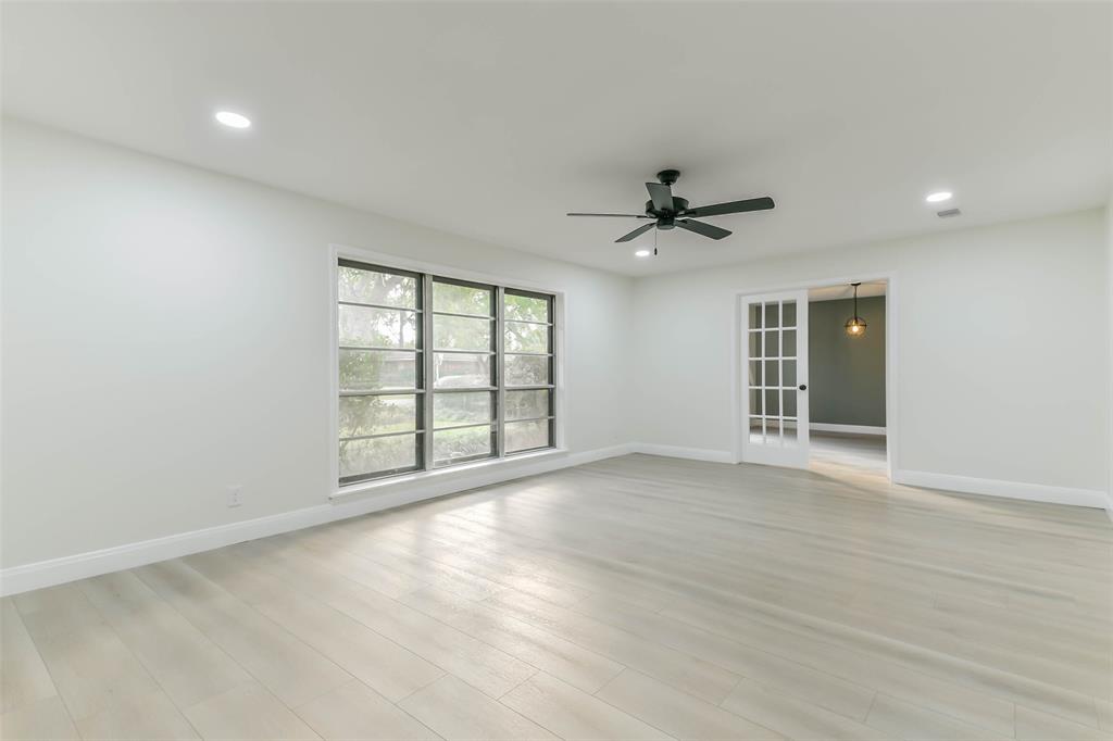 8102 Dellanera Drive, Hitchcock, Texas image 10