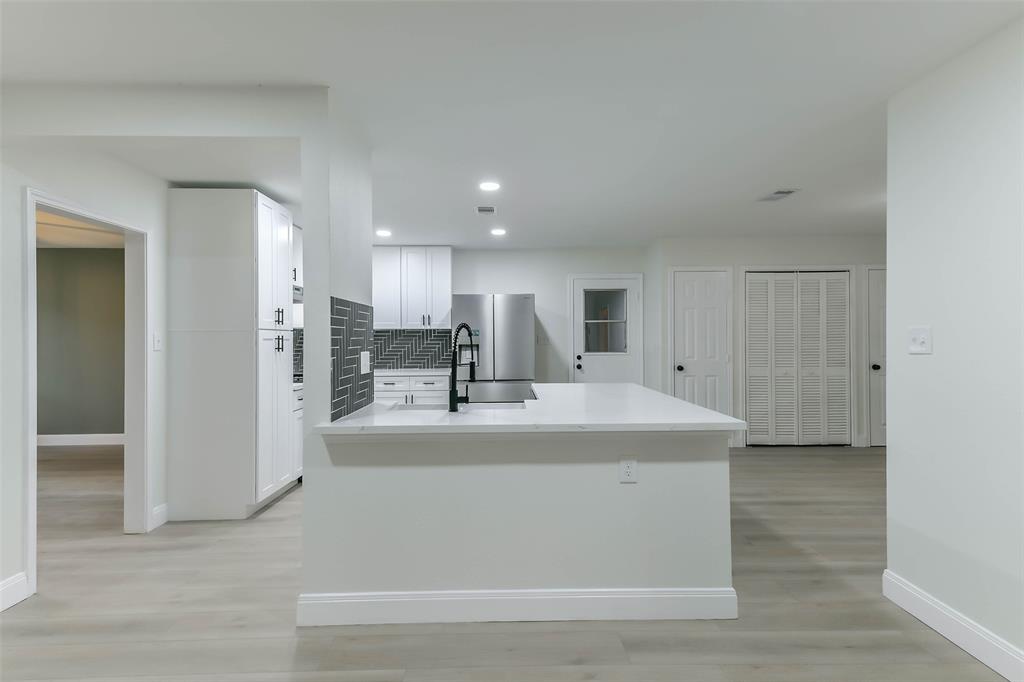 8102 Dellanera Drive, Hitchcock, Texas image 19