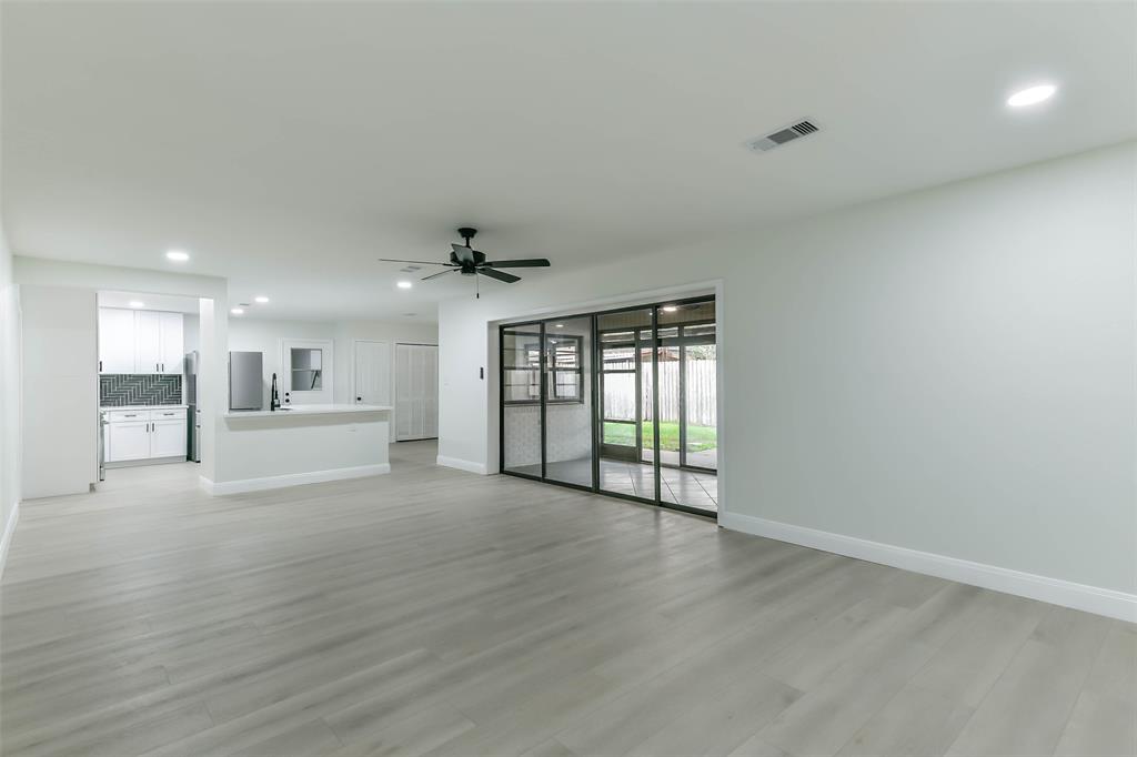 8102 Dellanera Drive, Hitchcock, Texas image 15