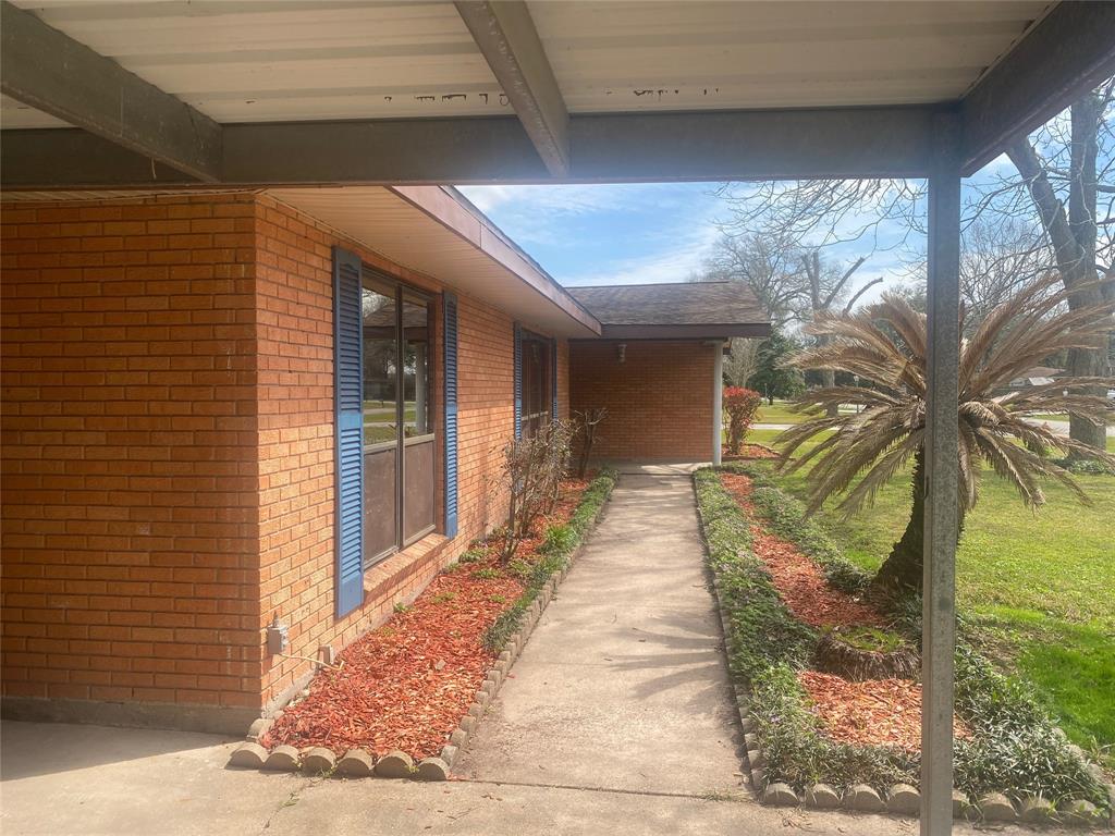 8102 Dellanera Drive, Hitchcock, Texas image 6