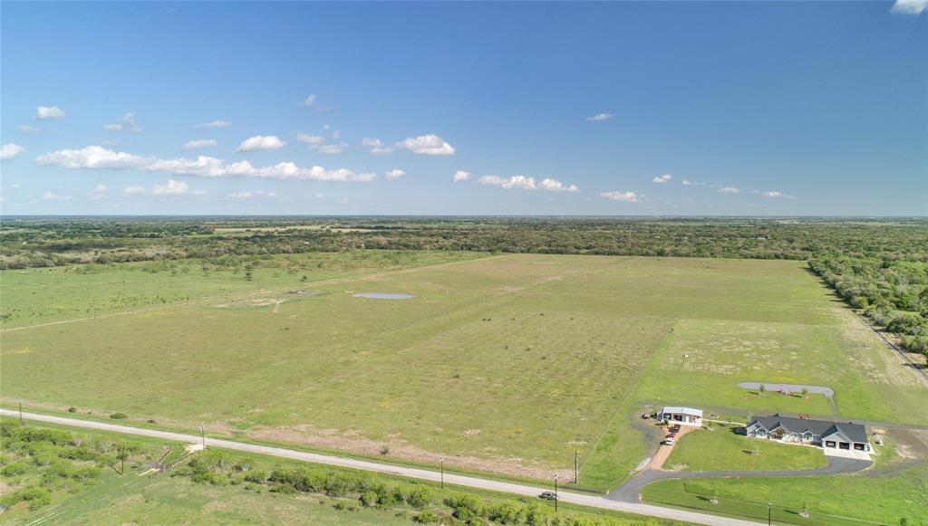 1127 County Road 124, Edna, Texas image 4