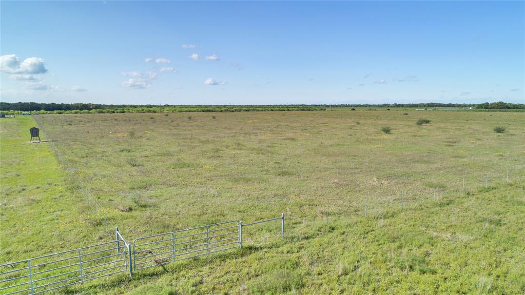 1127 County Road 124, Edna, Texas image 3