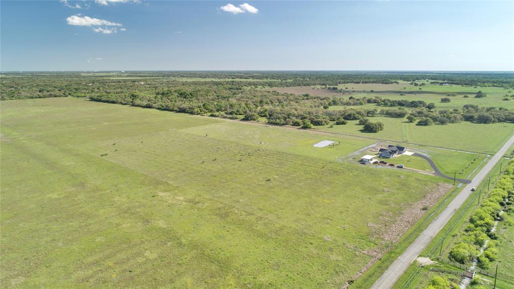 1127 County Road 124, Edna, Texas image 7