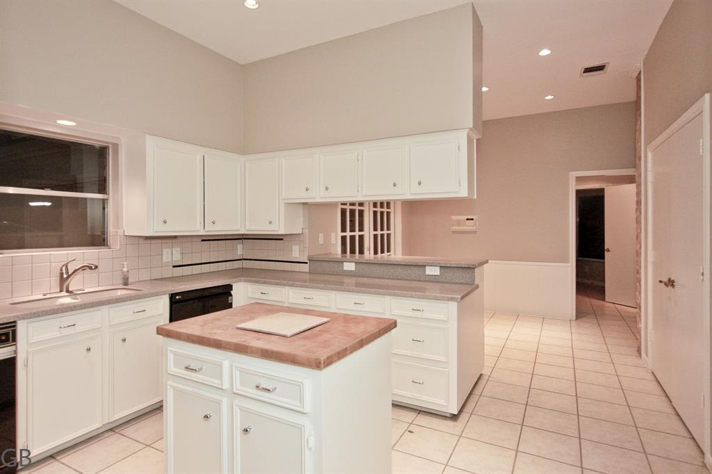 918 Longview Drive, Sugar Land, Texas image 9