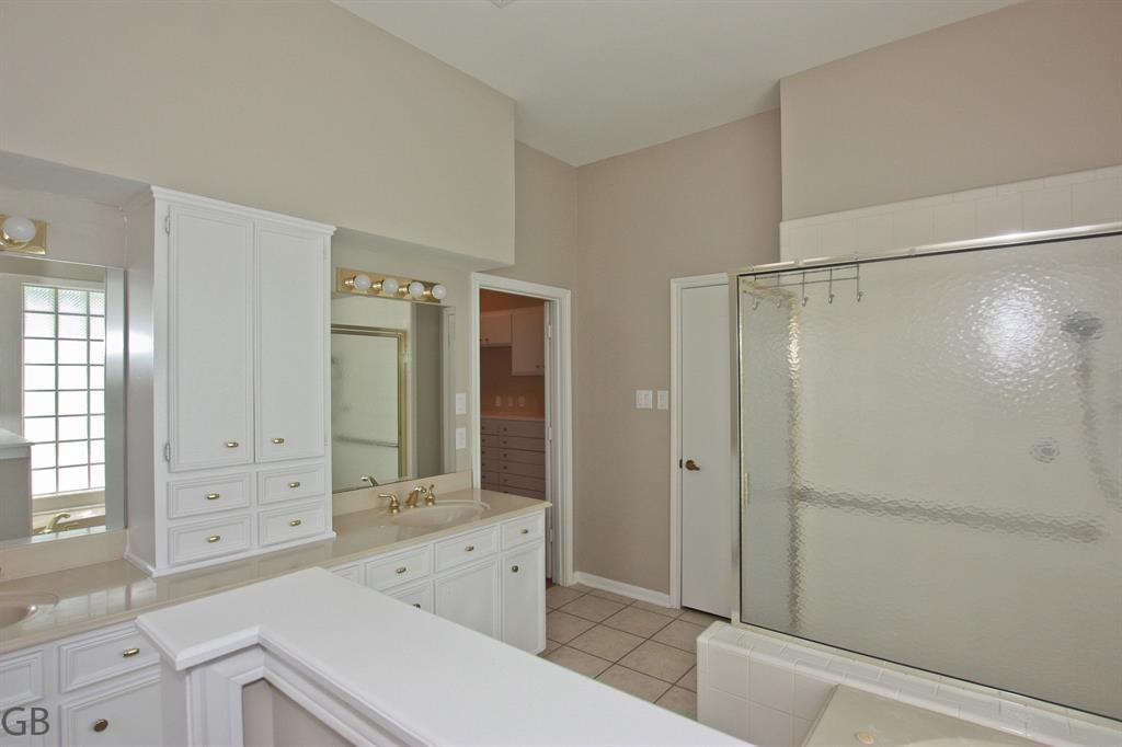 918 Longview Drive, Sugar Land, Texas image 18