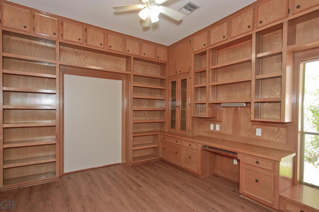 918 Longview Drive, Sugar Land, Texas image 22