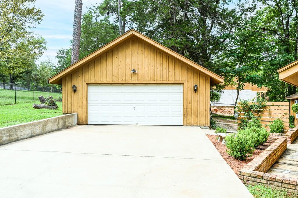 327 Dailey Road, Crockett, Texas image 21