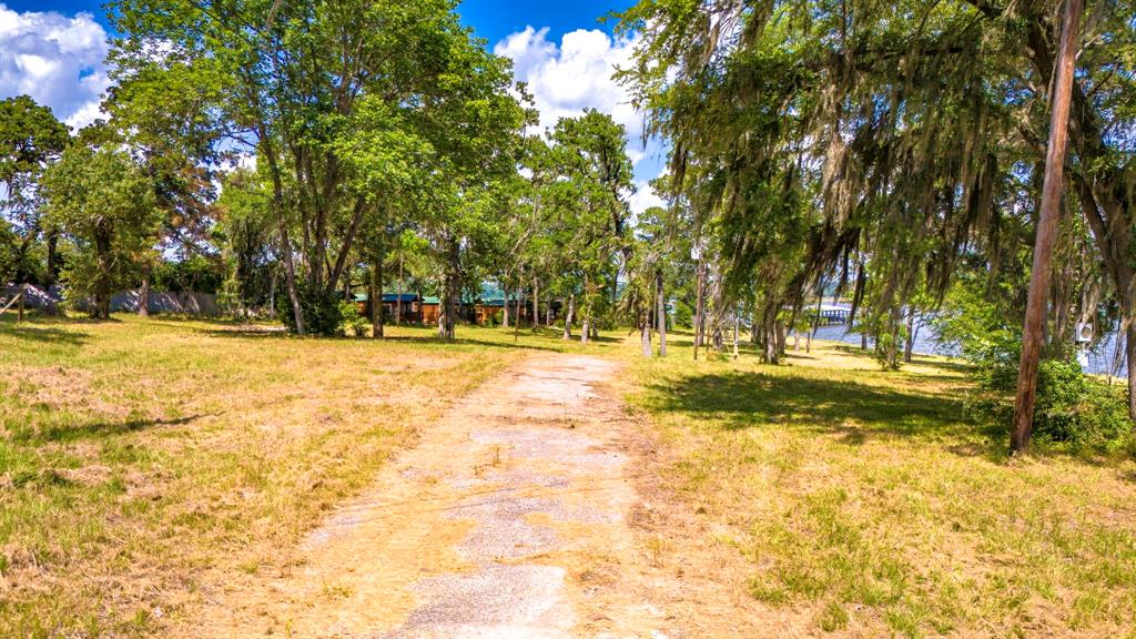 000 Shawnee Drive, Onalaska, Texas image 11