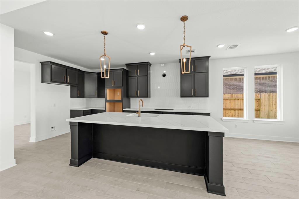1002 Stillwater Pond Court, Conroe, Texas image 7
