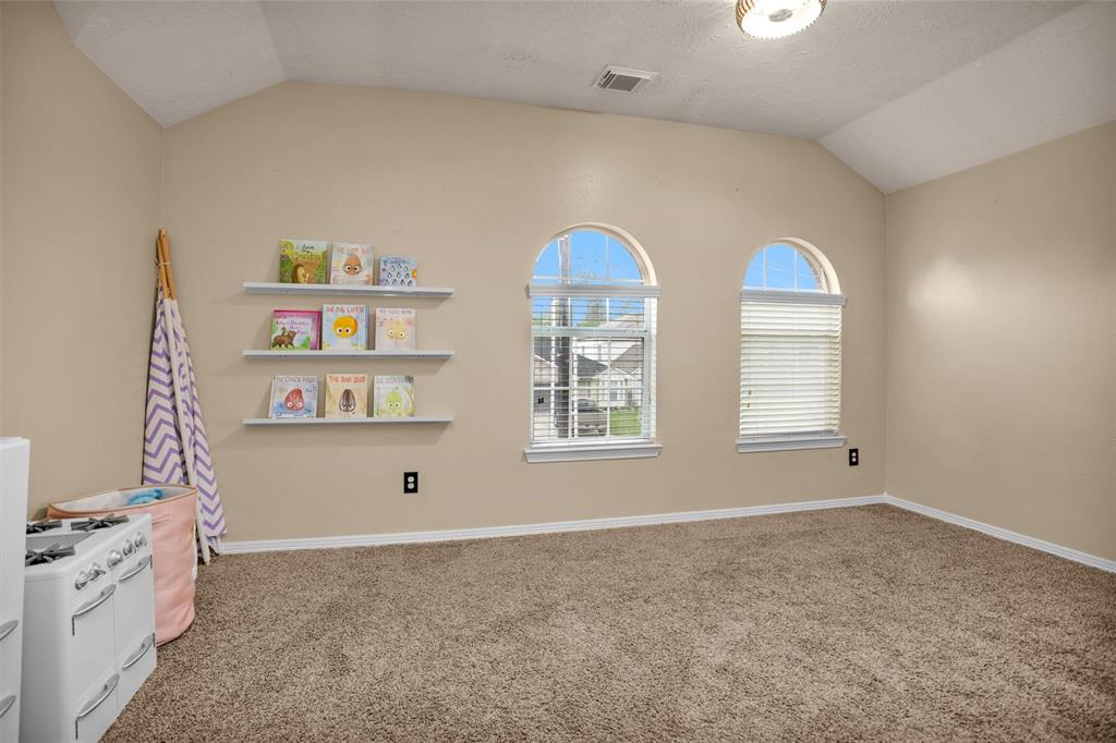 5009 Deerpath Drive, Conroe, Texas image 32