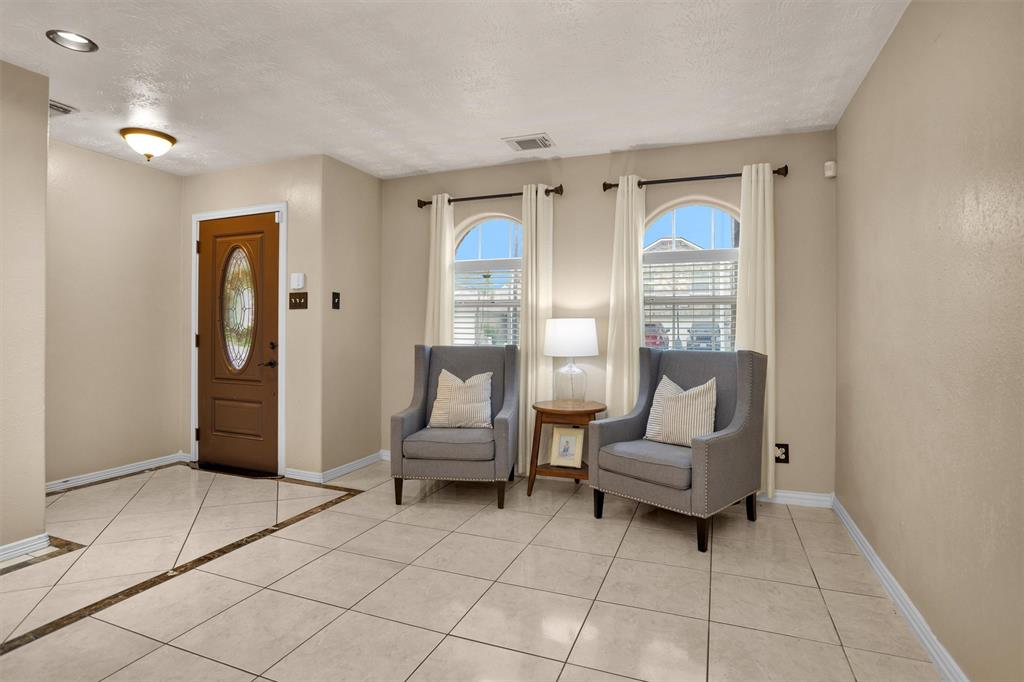 5009 Deerpath Drive, Conroe, Texas image 5