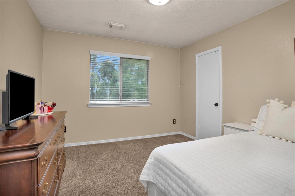 5009 Deerpath Drive, Conroe, Texas image 39