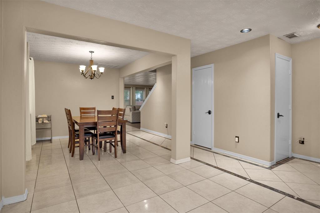 5009 Deerpath Drive, Conroe, Texas image 6