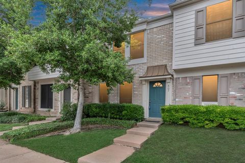 Townhouse in Sugar Land TX 2910 Grants Lake Boulevard.jpg