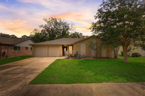 Single Family Residence in Houston TX 16119 Rill Lane.jpg