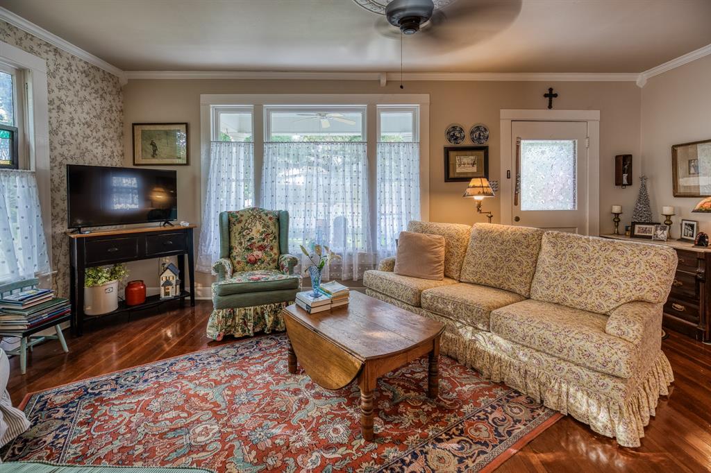 314 W Vulcan Street, Brenham, Texas image 7