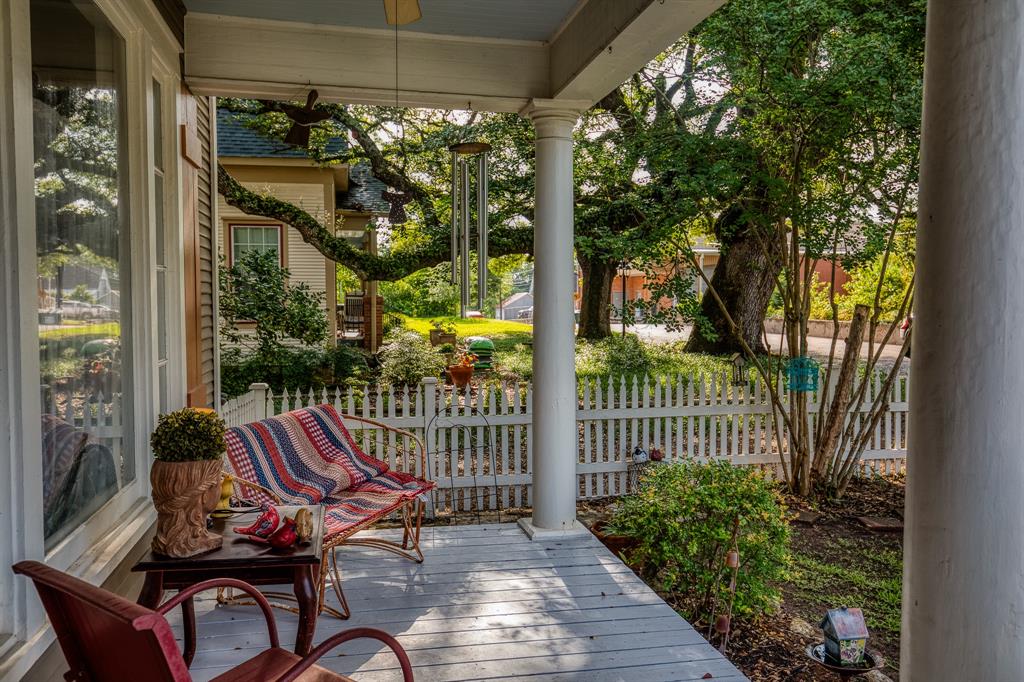 314 W Vulcan Street, Brenham, Texas image 3