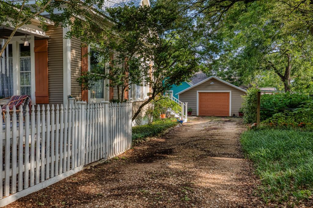 314 W Vulcan Street, Brenham, Texas image 21