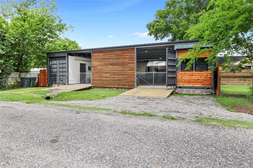 4622 4th Street, Bacliff, Texas image 2
