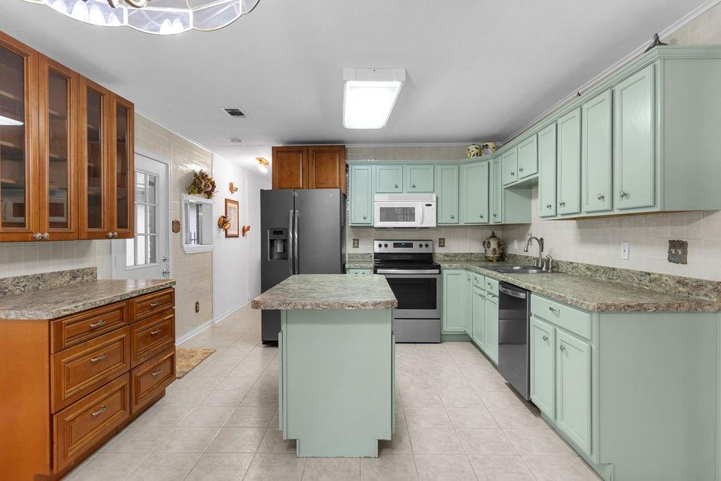 24930 Plantation Estates Avenue, Porter, Texas image 6