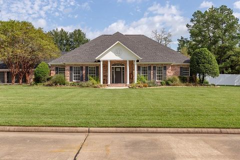 A home in Lufkin