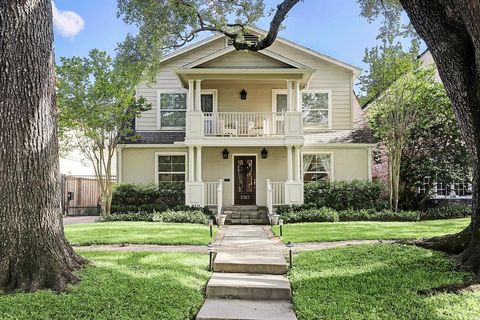 A home in West University Place