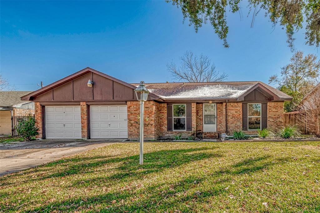 3711 Ponderosa Drive, Baytown, Texas image 1