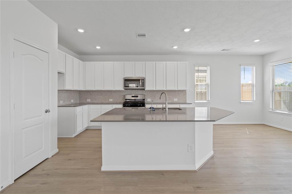 4415 Kingswell Manor Lane, Katy, Texas image 10