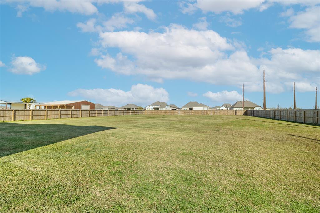 7711 Keechi Place, Mont Belvieu, Texas image 39