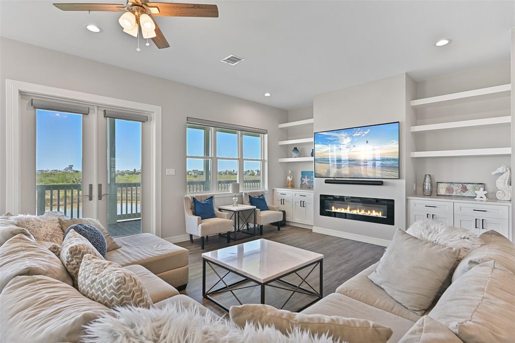 3914 Curlew Drive, Galveston, Texas image 9