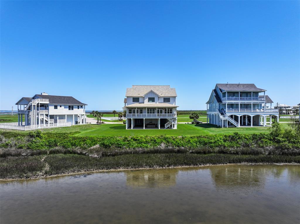 3914 Curlew Drive, Galveston, Texas image 3