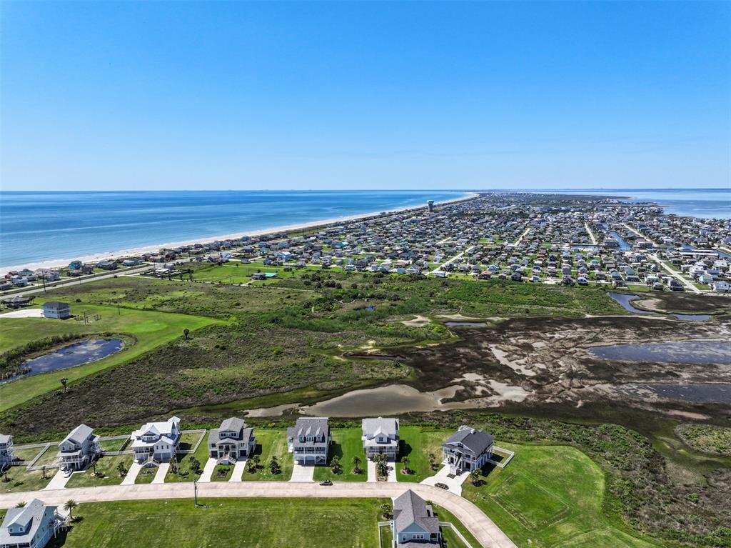3914 Curlew Drive, Galveston, Texas image 4