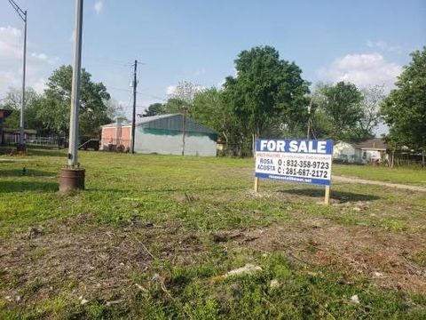 Photo of 2131 Warwick Road, Houston, TX 77093 (MLS # 73105581)