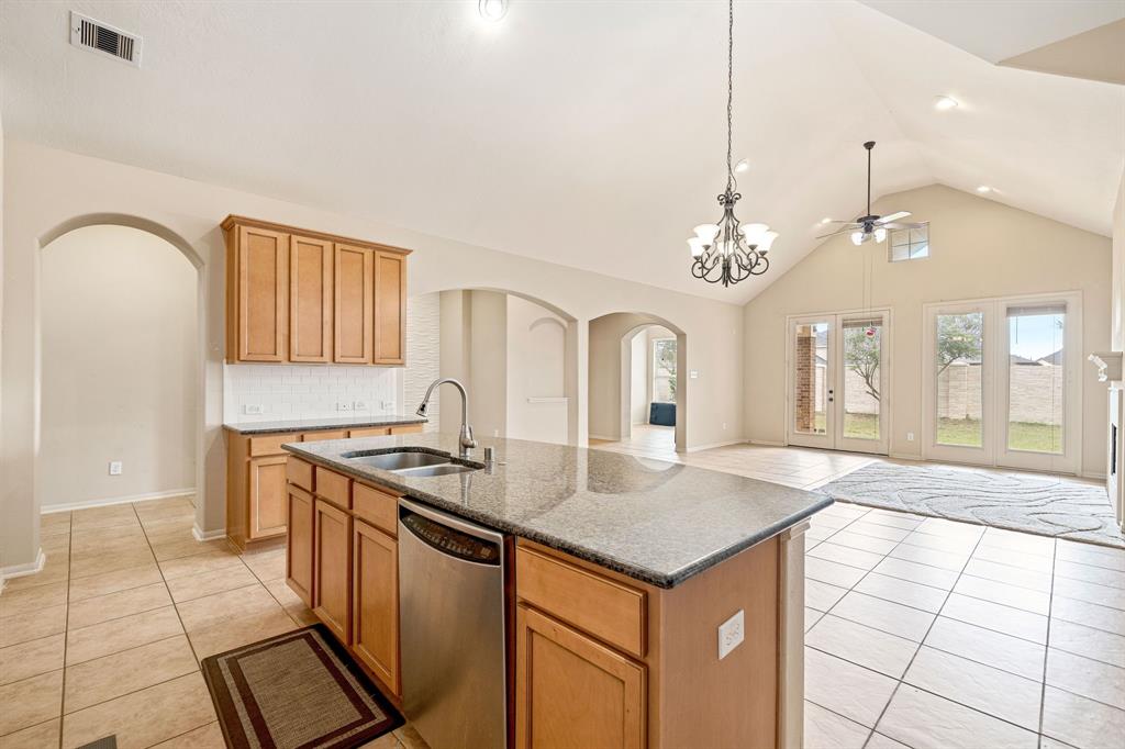 28523 Kinglet Pines Drive, Katy, Texas image 12