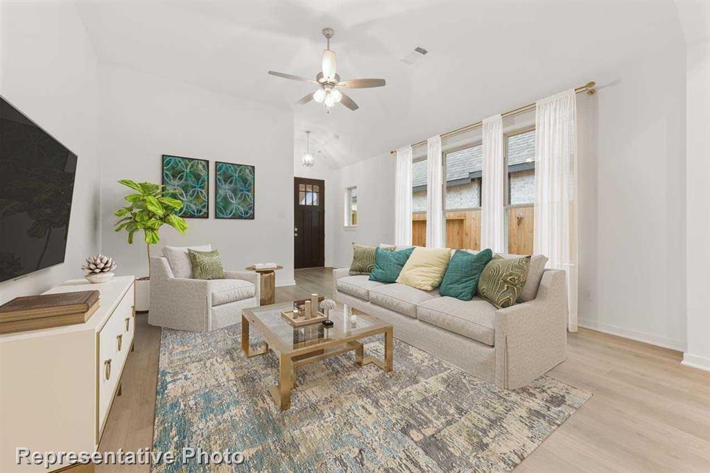 1028 Shoal Creek Trail, Conroe, Texas image 4
