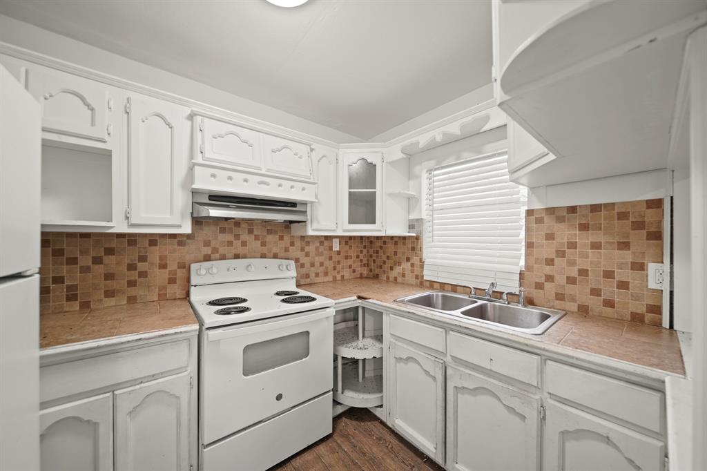 606 W 7th Street, Freeport, Texas image 9
