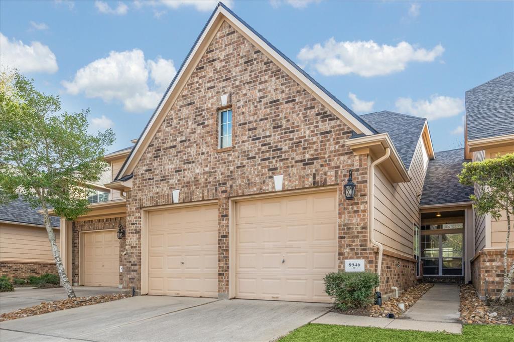 8946 Silent Willow Lane Ln, Sugar Land, Texas image 1