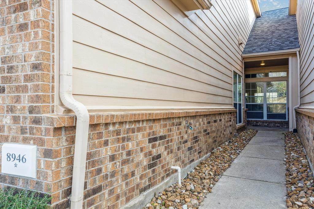 8946 Silent Willow Lane Ln, Sugar Land, Texas image 2