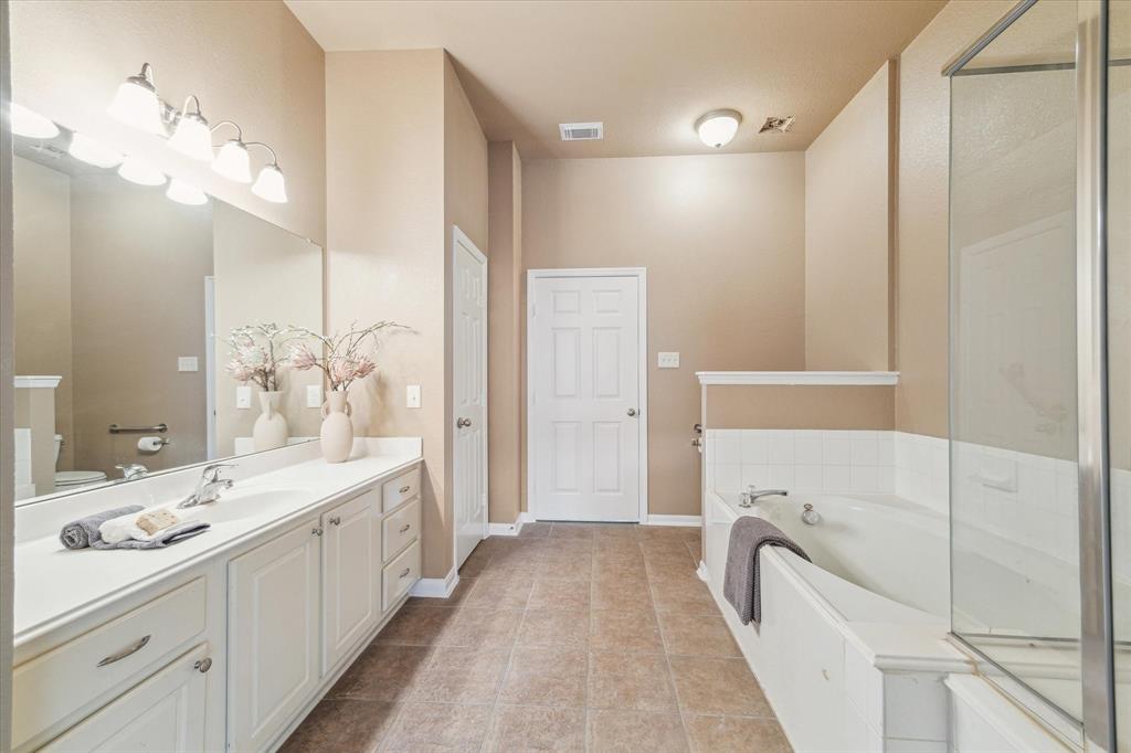 8946 Silent Willow Lane Ln, Sugar Land, Texas image 20