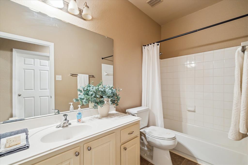 8946 Silent Willow Lane Ln, Sugar Land, Texas image 25
