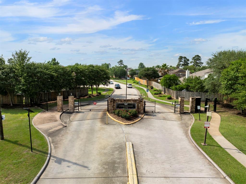 19907 Cypresswood Glen, Spring, Texas image 2