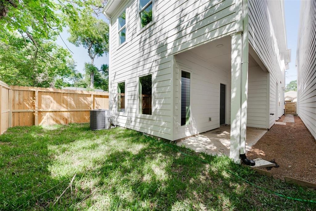 6615 Ezzard Charles Lane, Houston, Texas image 34