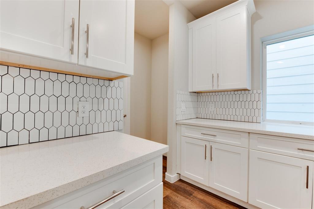 6615 Ezzard Charles Lane, Houston, Texas image 4