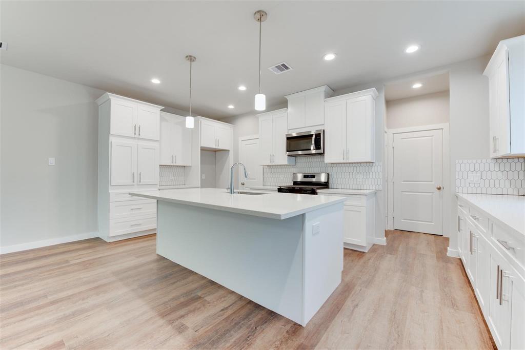 6615 Ezzard Charles Lane, Houston, Texas image 2