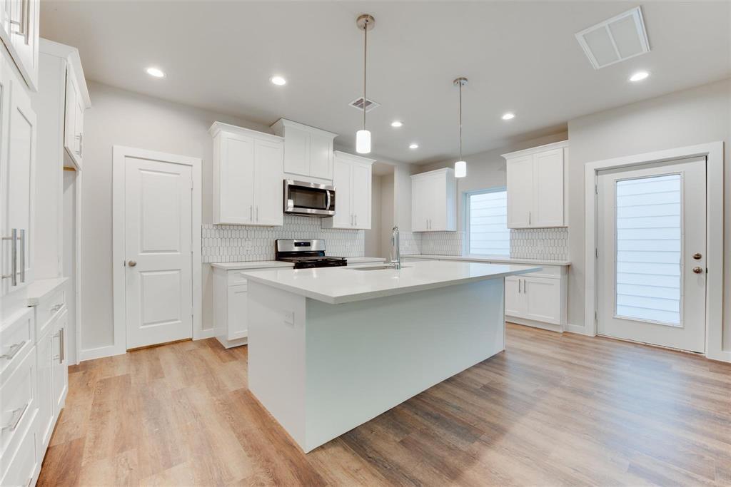 6615 Ezzard Charles Lane, Houston, Texas image 3