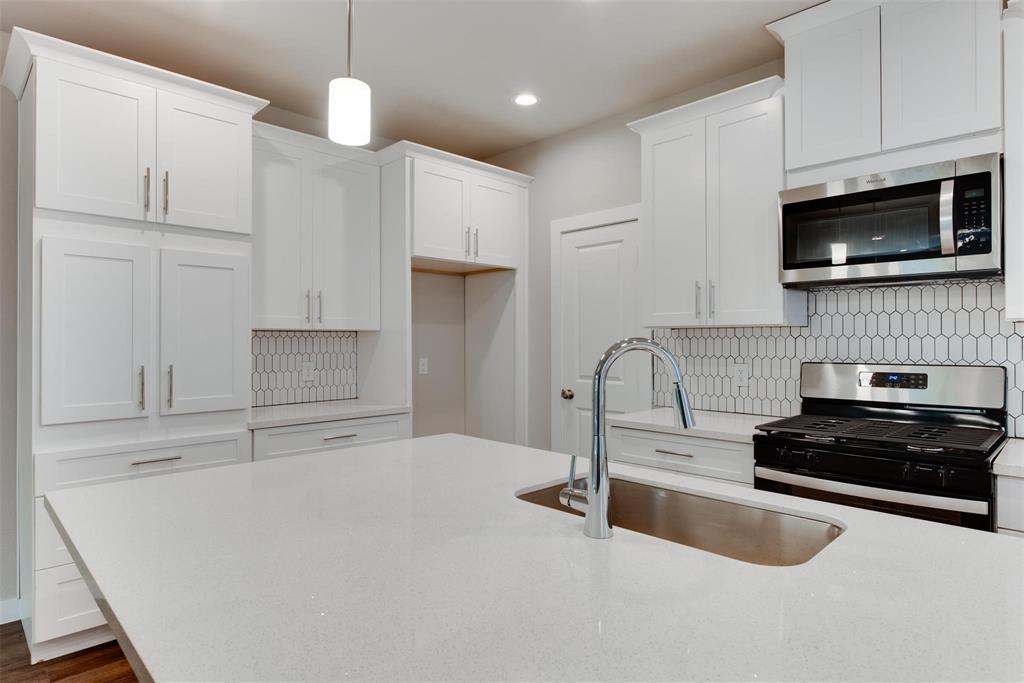 6615 Ezzard Charles Lane, Houston, Texas image 7