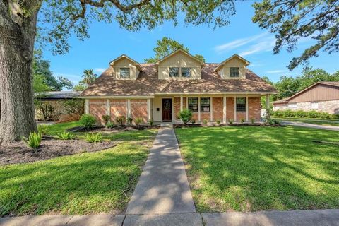 Single Family Residence in Houston TX 15323 Saint Cloud Dr.jpg