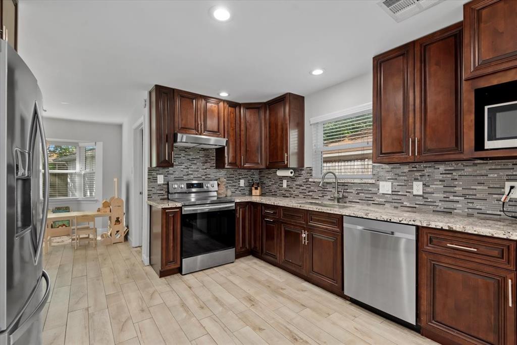 16107 Alta Mesa Drive, Houston, Texas image 11